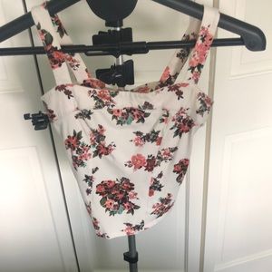 ‼️ DONATING SOON ‼️ Crop top with open back